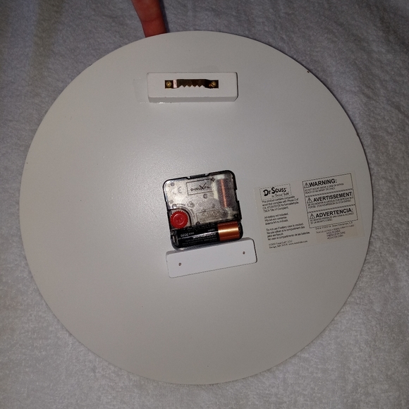 Dr. Suess Cat in the Hat Round Wall Clock Size 11x11 - Picture 2 of 7
